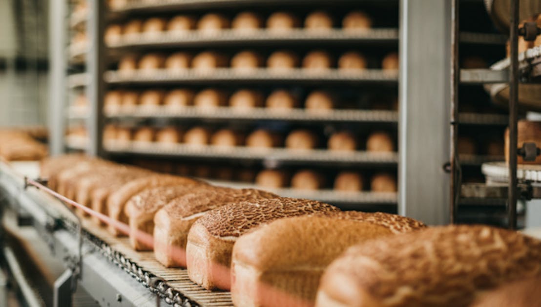 Enhancing Efficiency and Quality with an Automatic Bread-Slicing