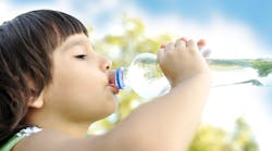 Child-drinking-pure-water-in-nature2