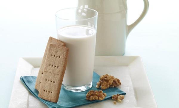 1660601387645 Walnutscrackersmilk