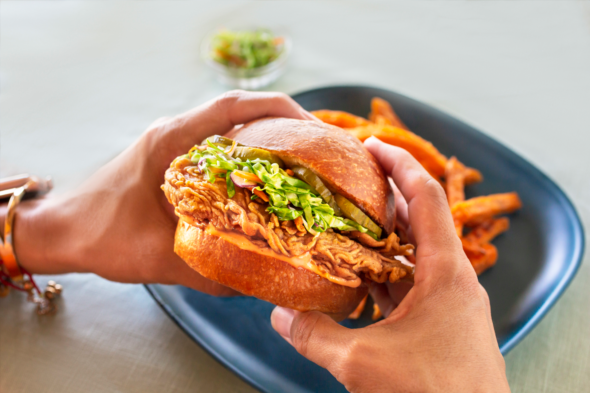 Chicken Sandwich Upside Foods 63765ffc64df2