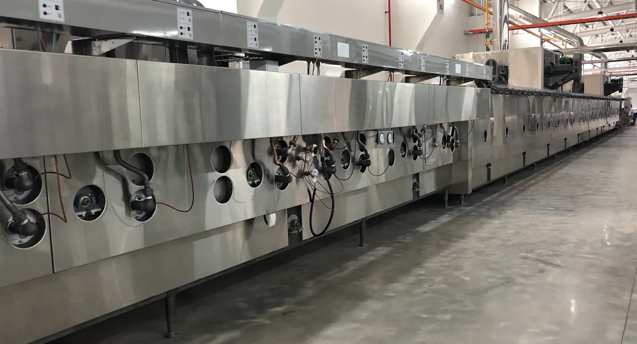 Hybrid ovens that use more than one heating principle offer new possibilities for energy savings. Hybrid ovens that use more than one heating principle offer new possibilities for energy savings.