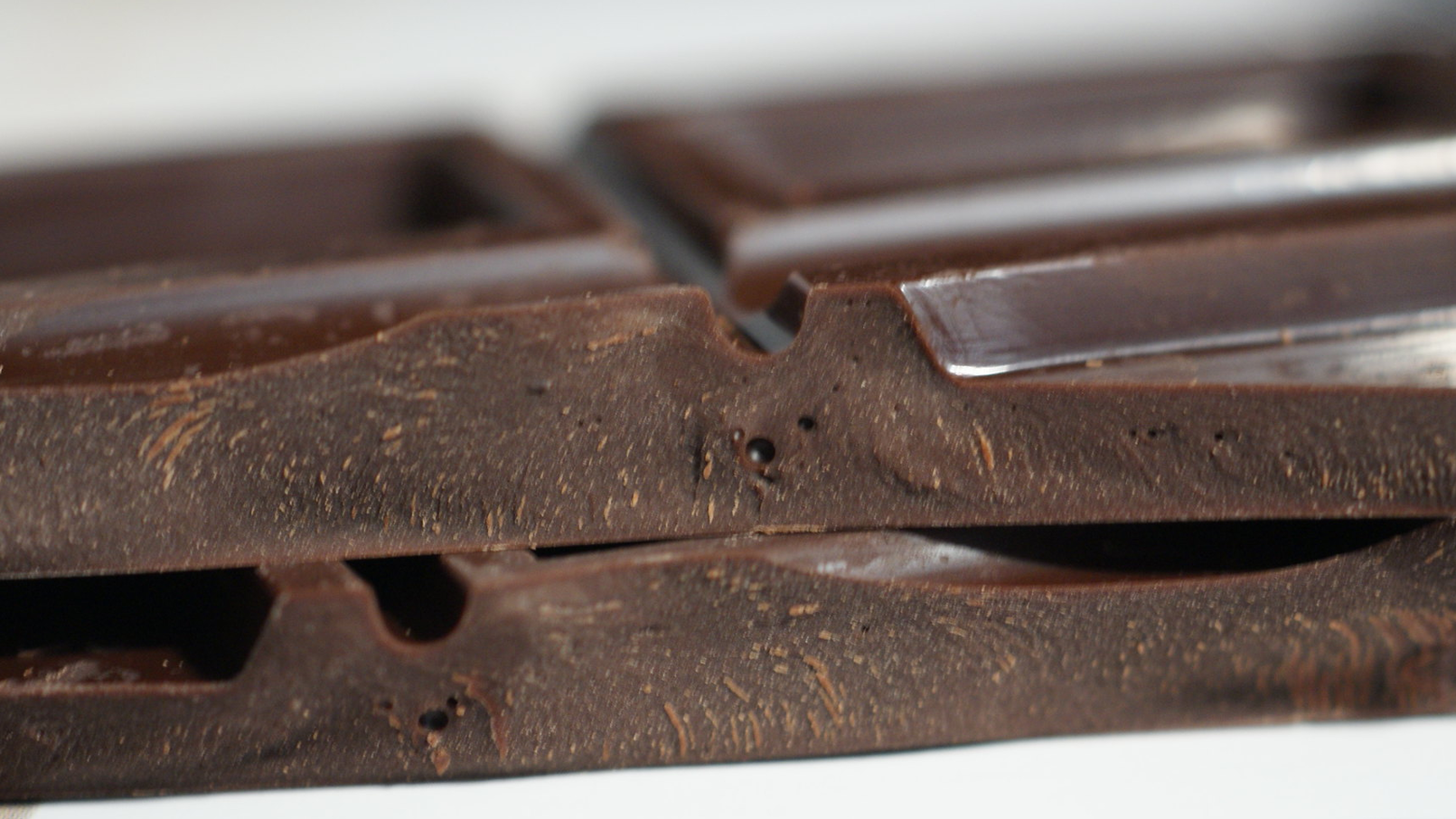 Artisan du Chocolat Espresso Dark Chocolate Bar Close Up'