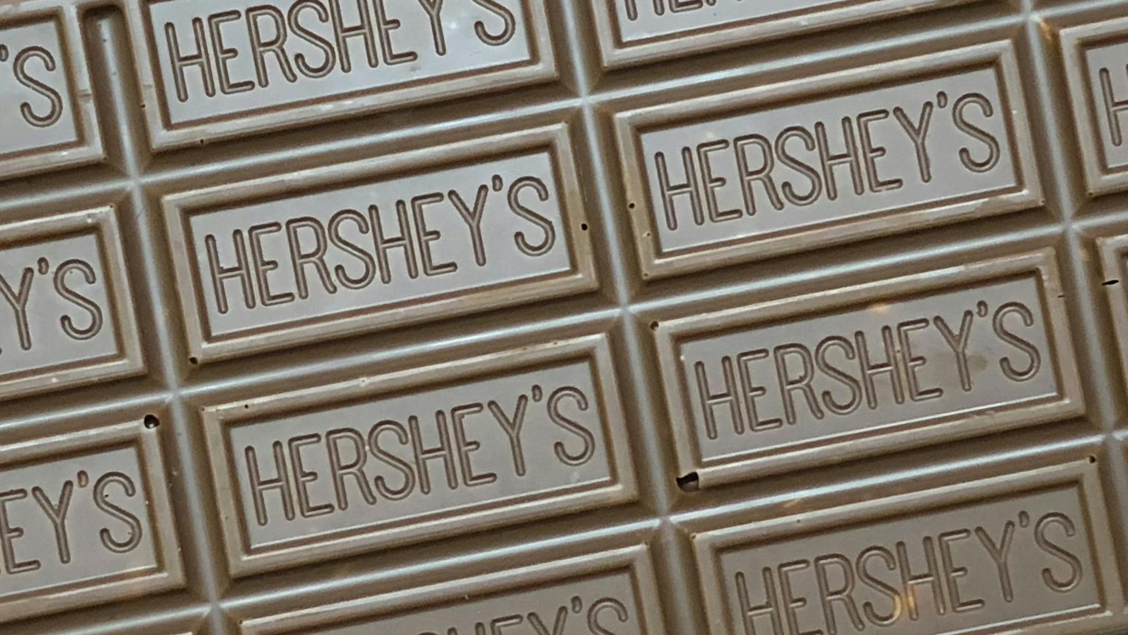 20200604_13_22_52_the_top_of_an_xl_hersheys_almond