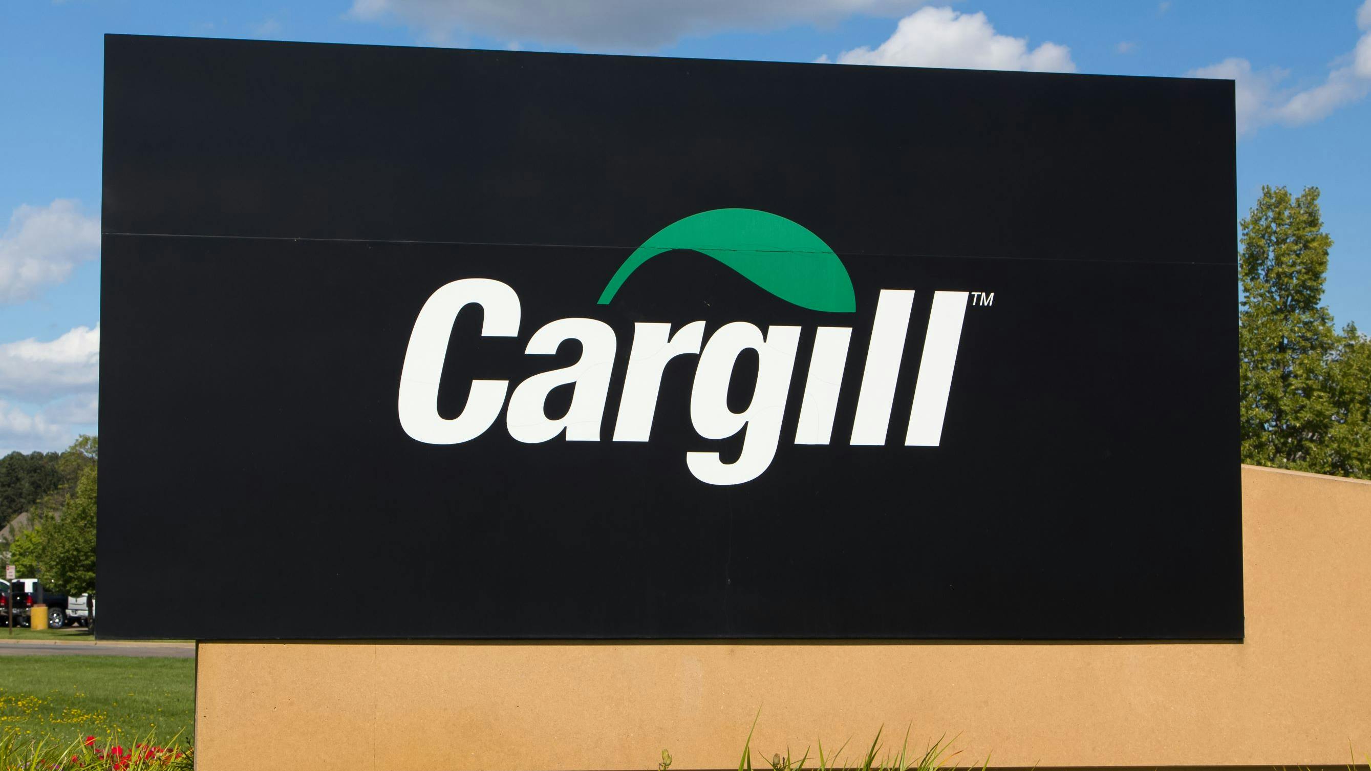 Hopkins, Mn/Usa August 11, 2015: Cargill Corporate Headquarters Sign And Logo