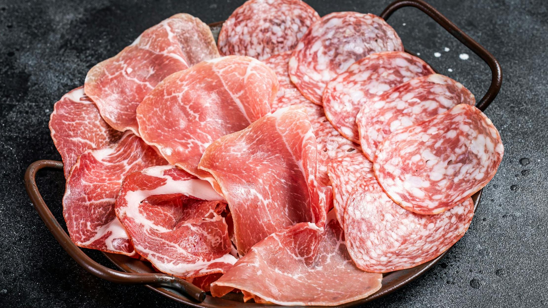 6827ab79540bce423a20dce6 Shutterstock 2141977781