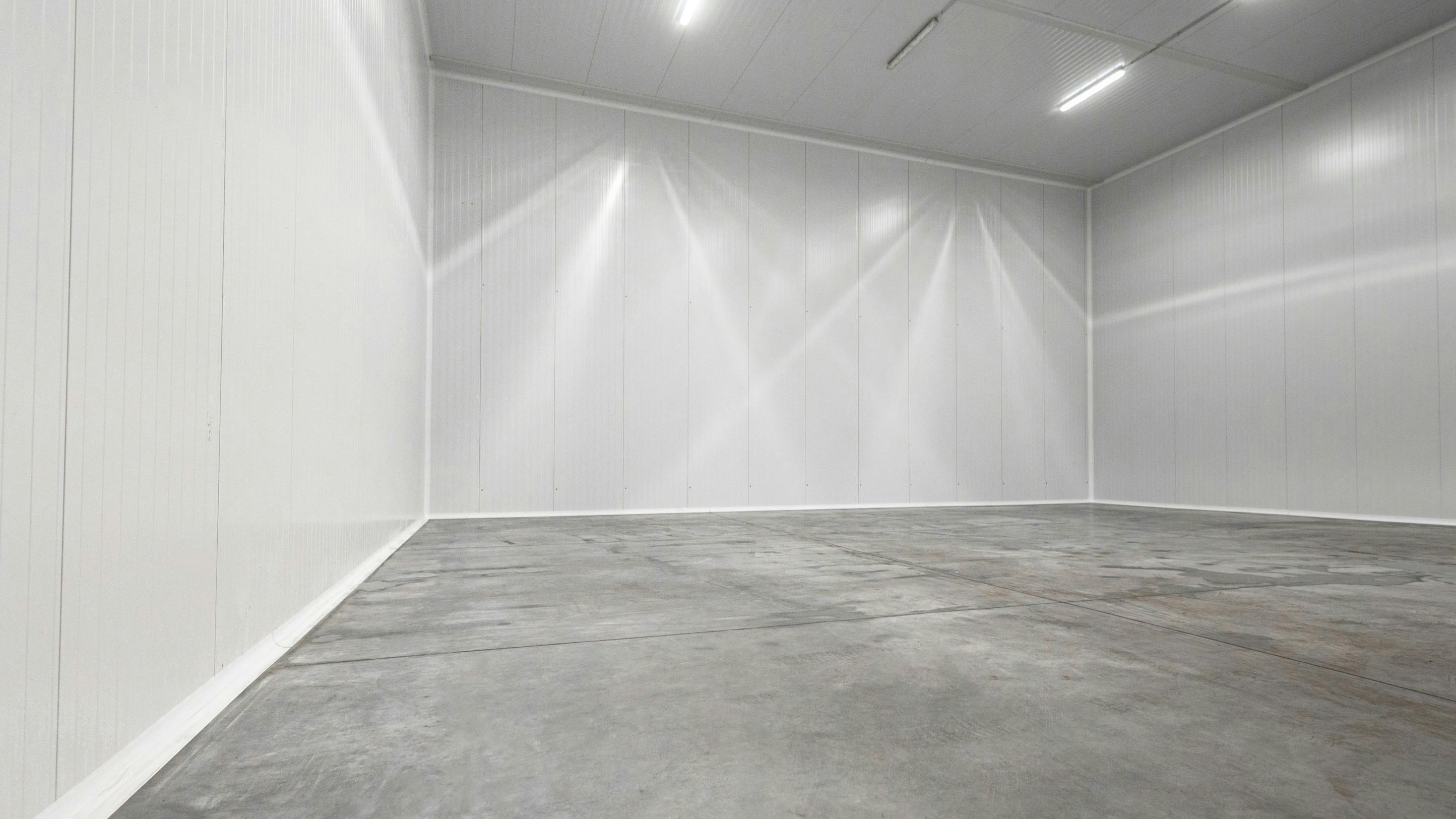 Designing rooms in a food & beverage facility requires attention to the slightest details, including corners and floors, to avoid creating harborage points for bacteria to hide and grow, creating significant risk for processors.