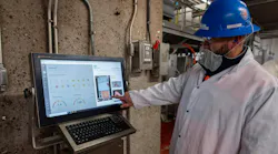 Steve Rodriguez, operations manager at Cargill’s Fort Morgan, Colo., beef facility, reviews CarVe data. Positioned alongside the chuck table, the system provides real-time visibility into individual cuts, allowing teams to monitor yield and make immediate adjustments.