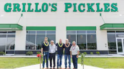 6a691280a15efc21f34e5838 Grillos Pickles