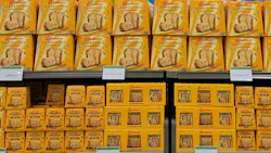 6a971b7612528d122a04bbdb Bauducco Panettone Display Publix